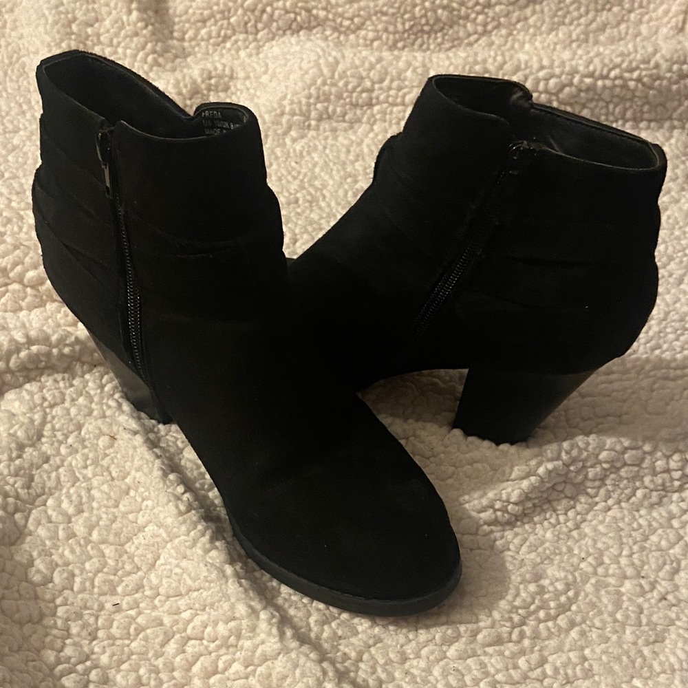 JustFab Elegant Black Ankle Booties